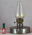 Tischlampe mit glattem Gasmaskentank - vorne
